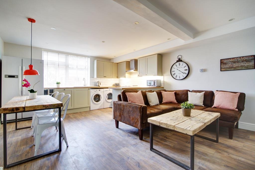 Flat B, Park View
