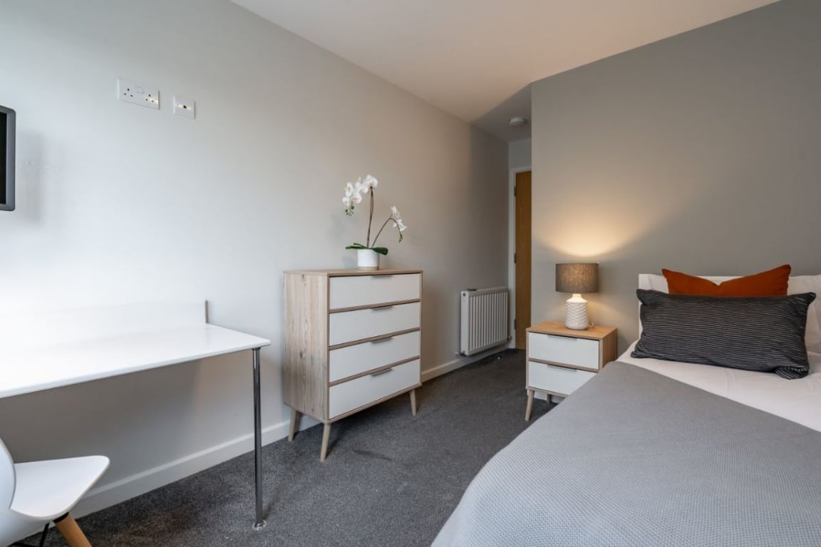 Flat 11 The Square, 1 Falconar Street