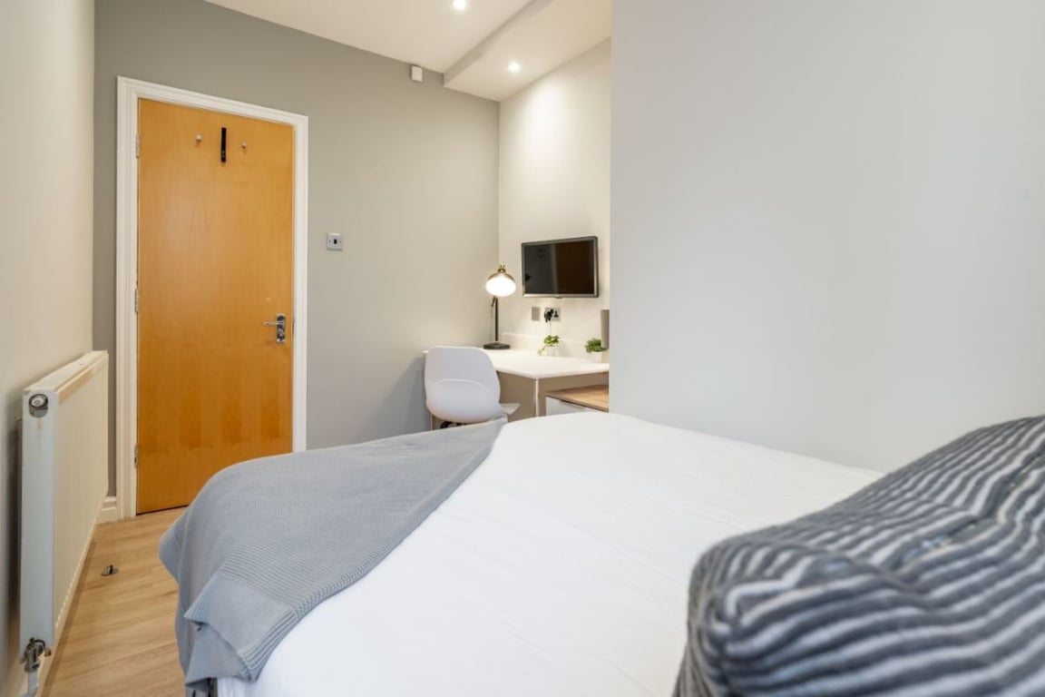 Flat 2, 269 Jesmond Road