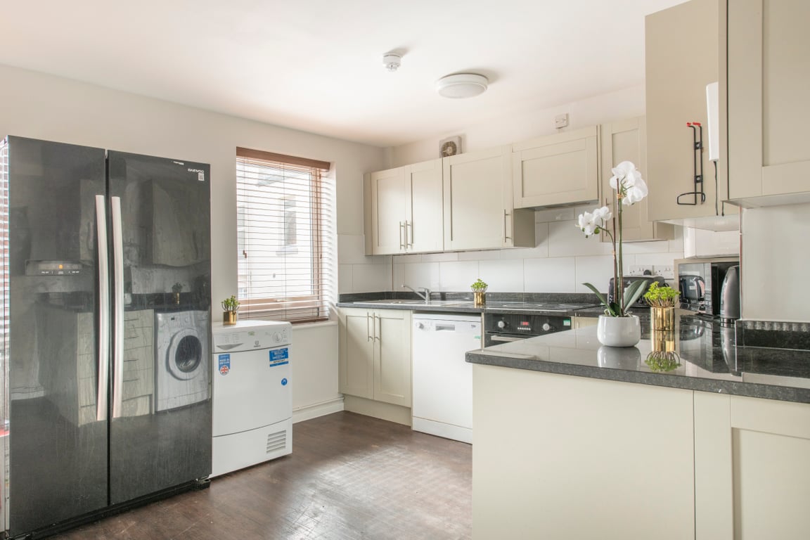 Flat 2, 4 Rob Roy House