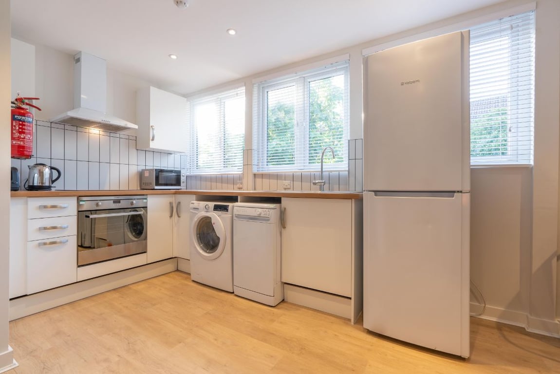 Flat E, 113 Portland Road