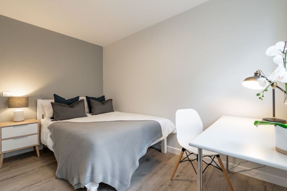Flat 2 The Square, 1 Falconar Street