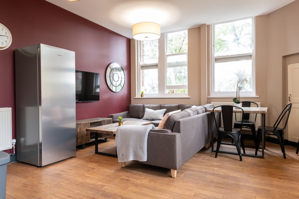 Flat S Bishop Blackall School