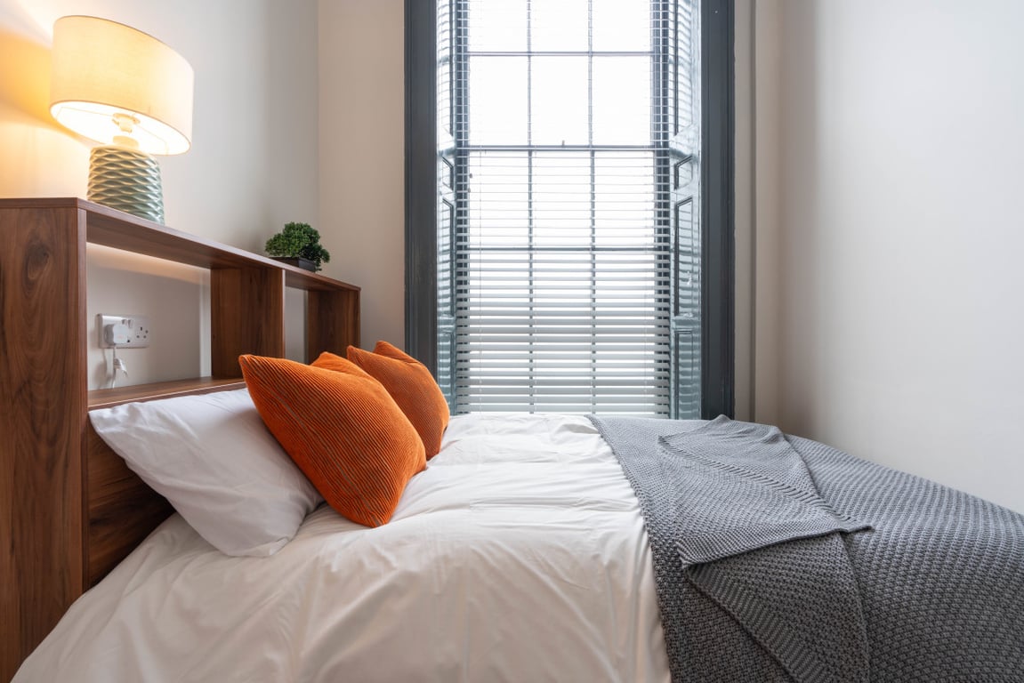 Flat 5, 76 Mount Pleasant