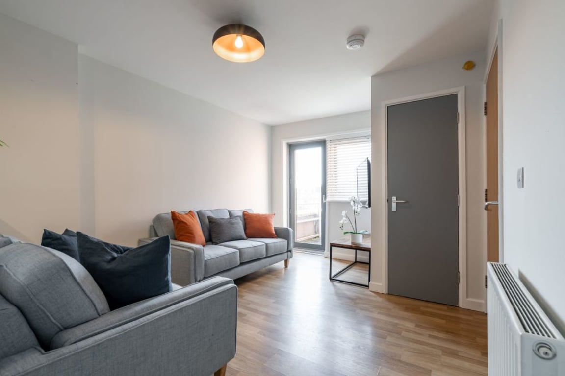 Flat 7 The Square, 1 Falconar Street