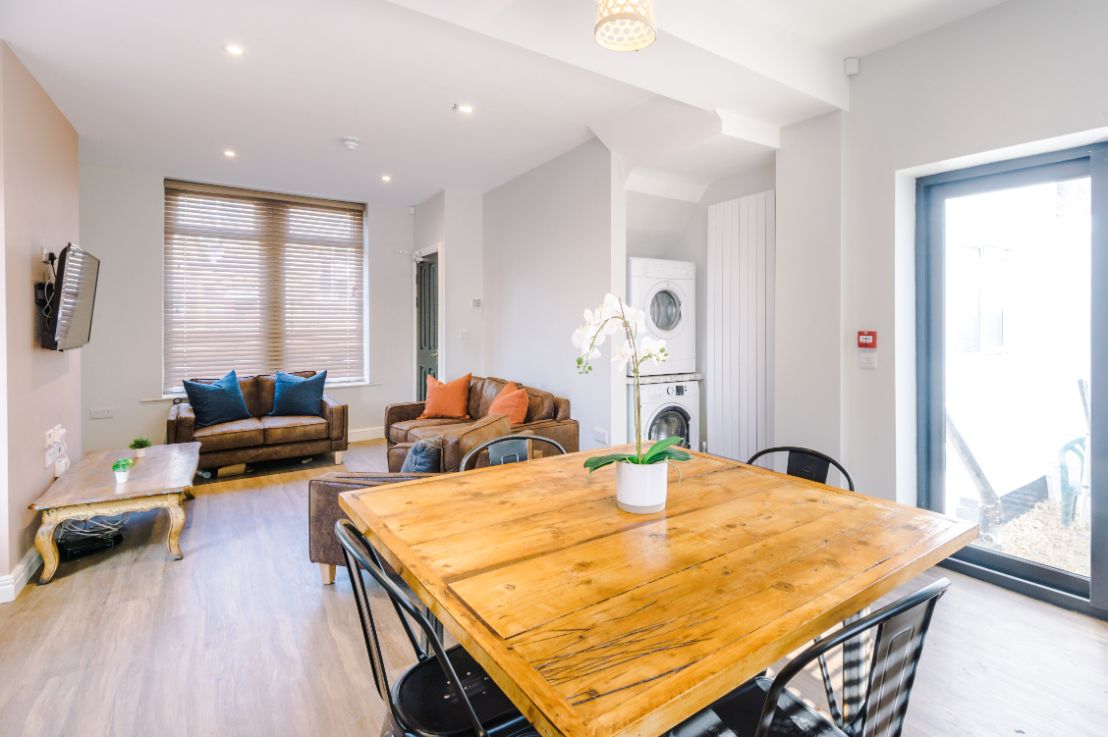 2 Balmoral Road