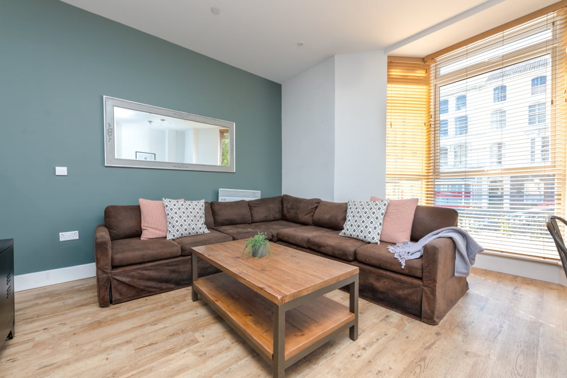 Flat 1, 122 Walter Road