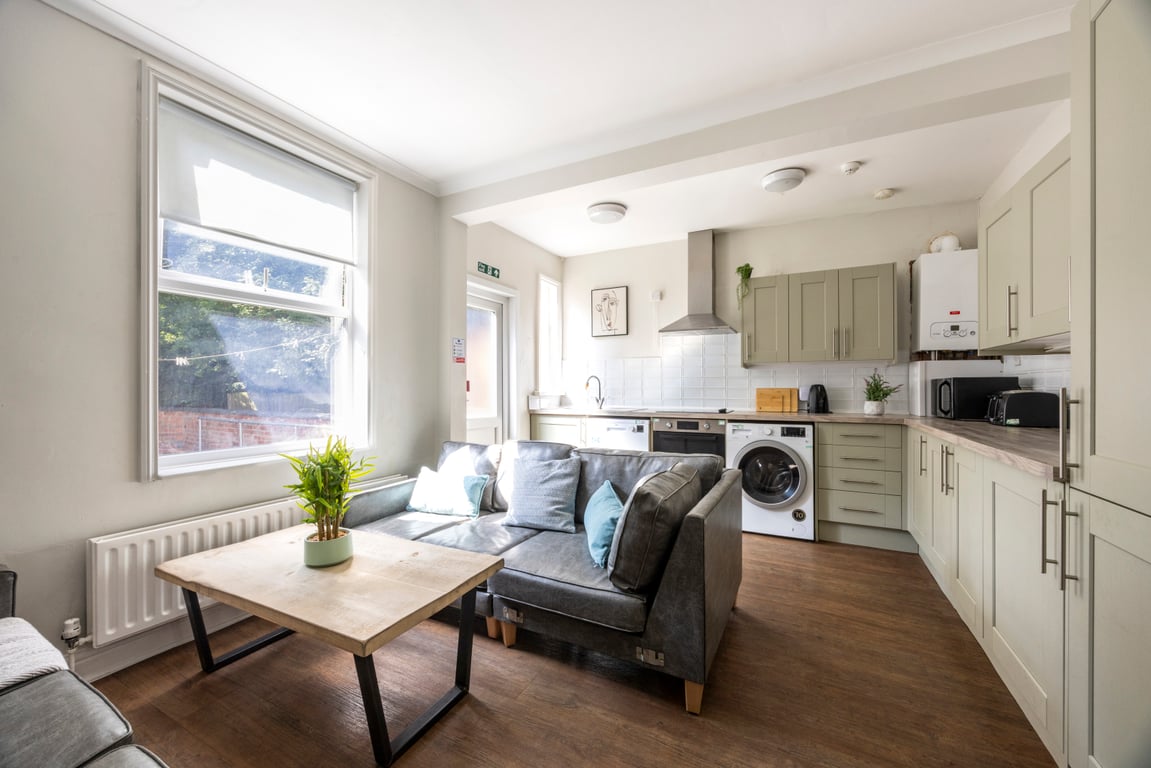 25 Elmsthorpe Avenue
