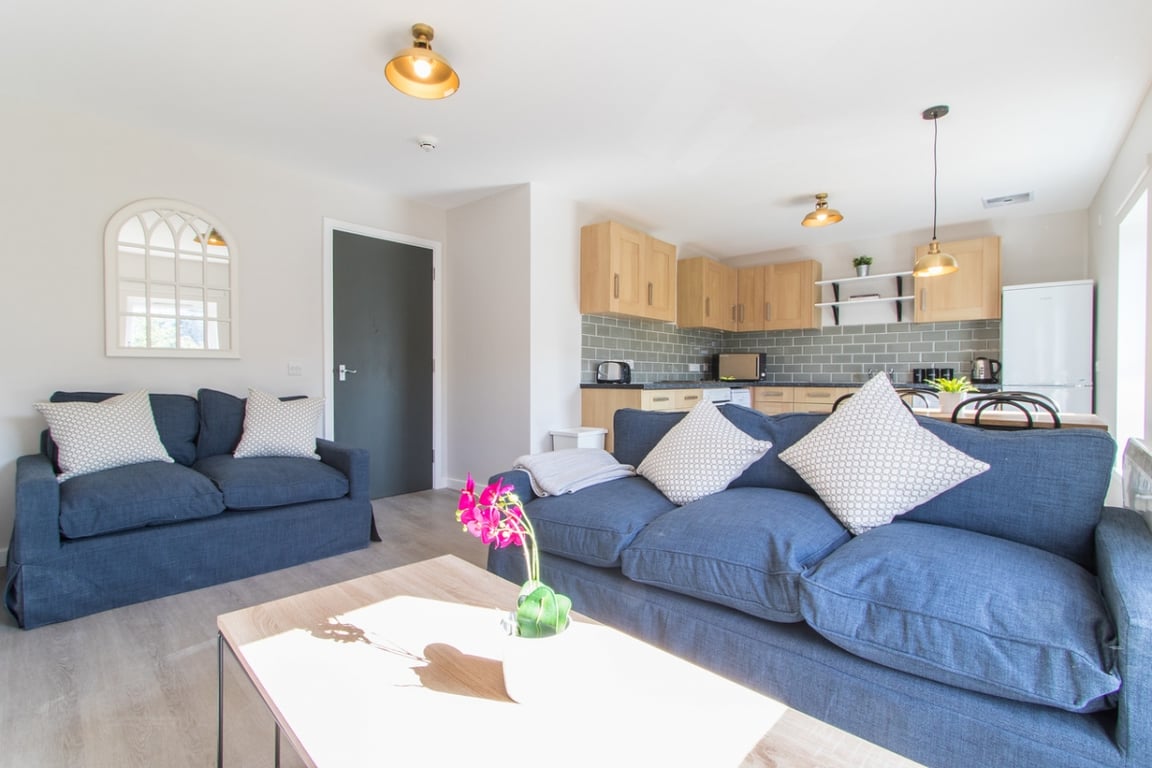 Flat 2, 7 Morrison Circus