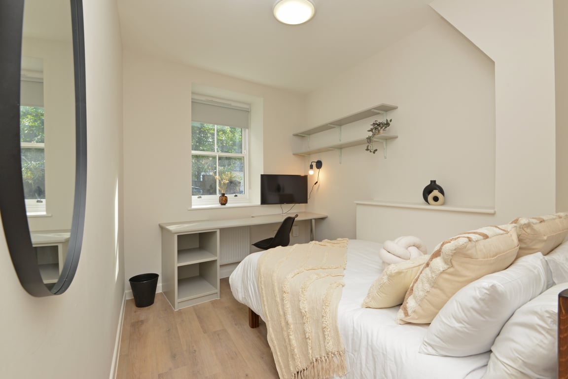 Flat 5, Isca Lofts