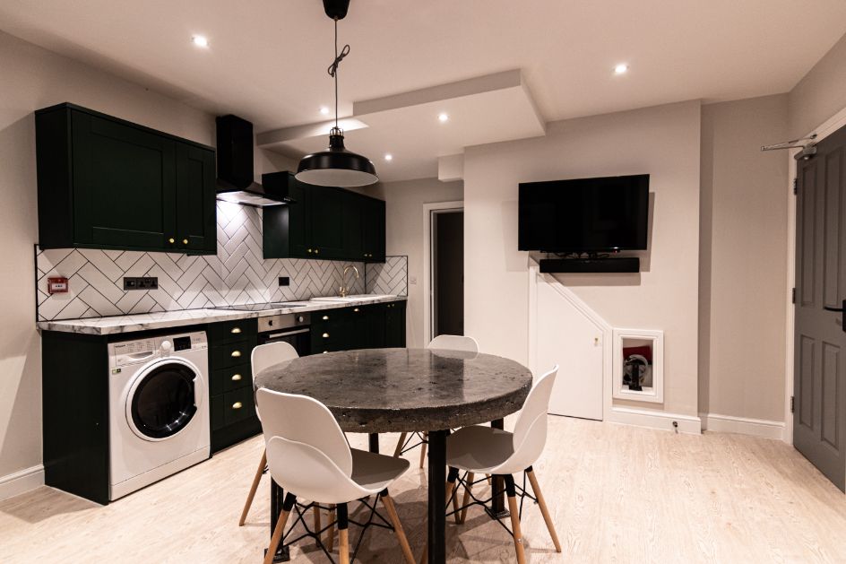 Flat 1, 27 Hawarden Avenue