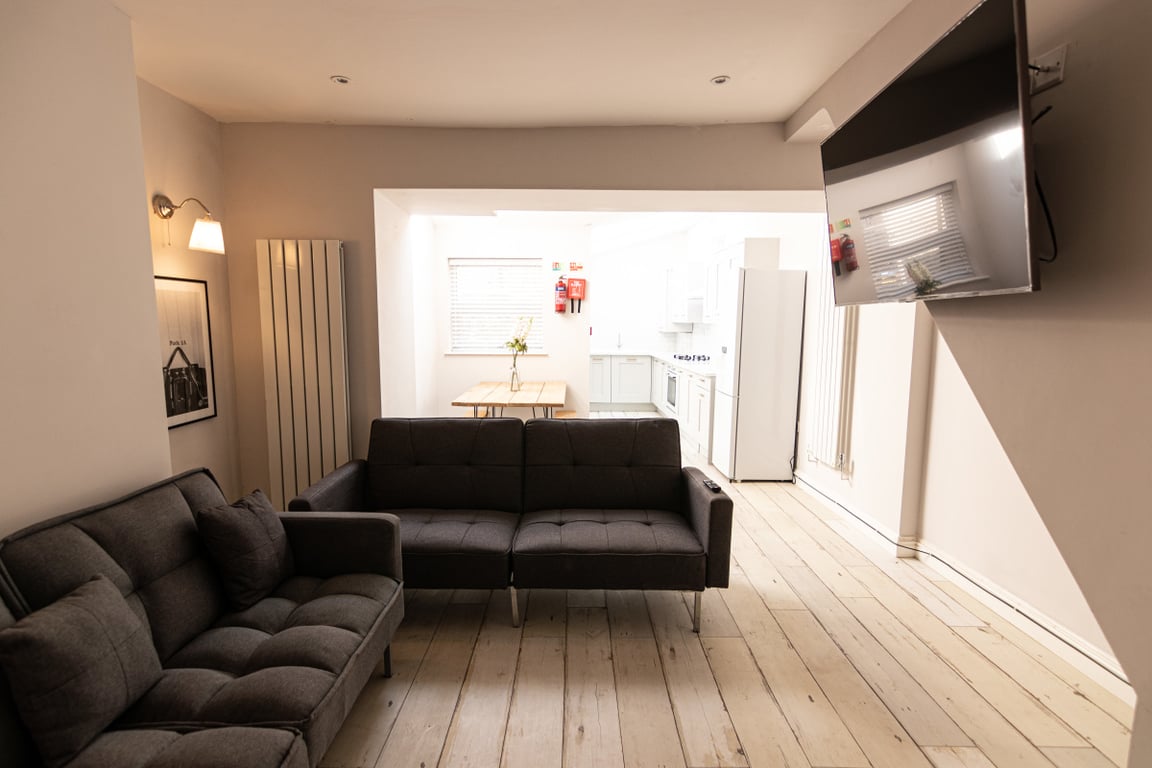 3 Gladstone Terrace