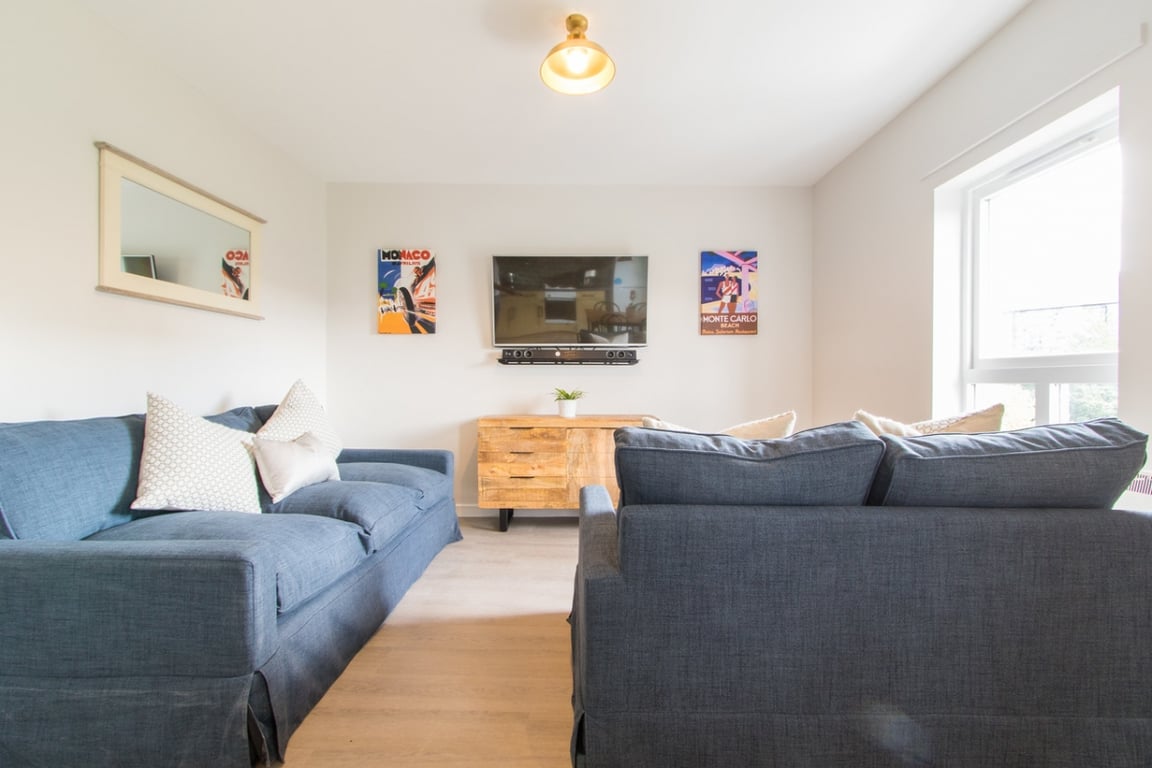 Flat 3, 7 Morrison Circus