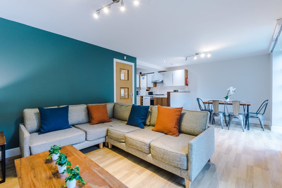 Flat 5 Shiners Yard, 123 Jesmond Road