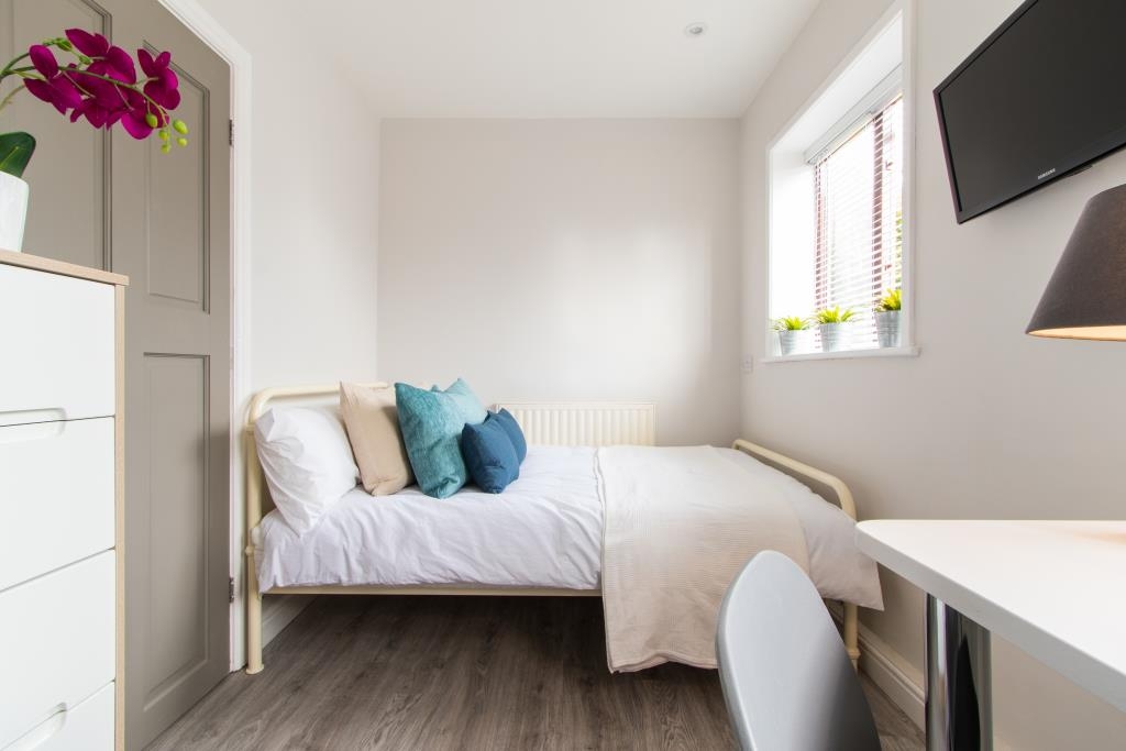 Flat 4, Victoria Court Mews