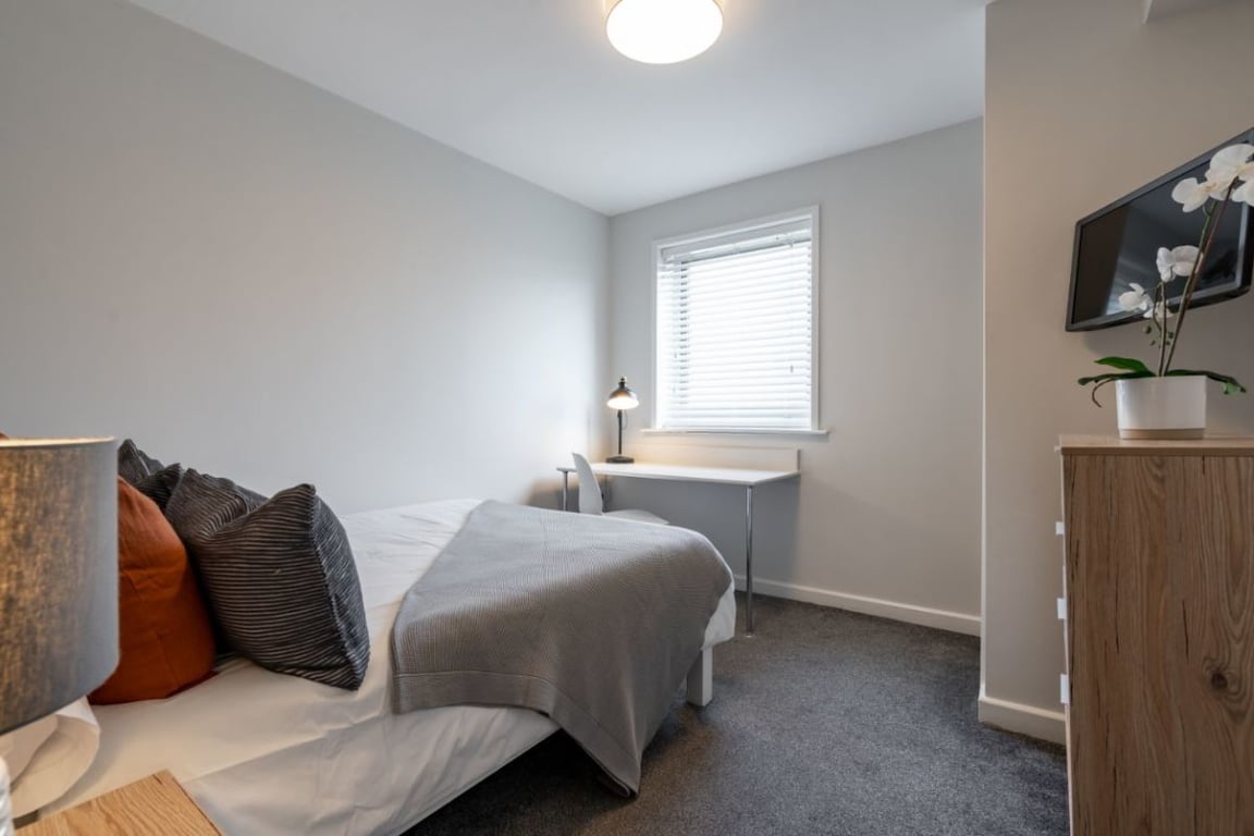 Flat 7 The Square, 1 Falconar Street