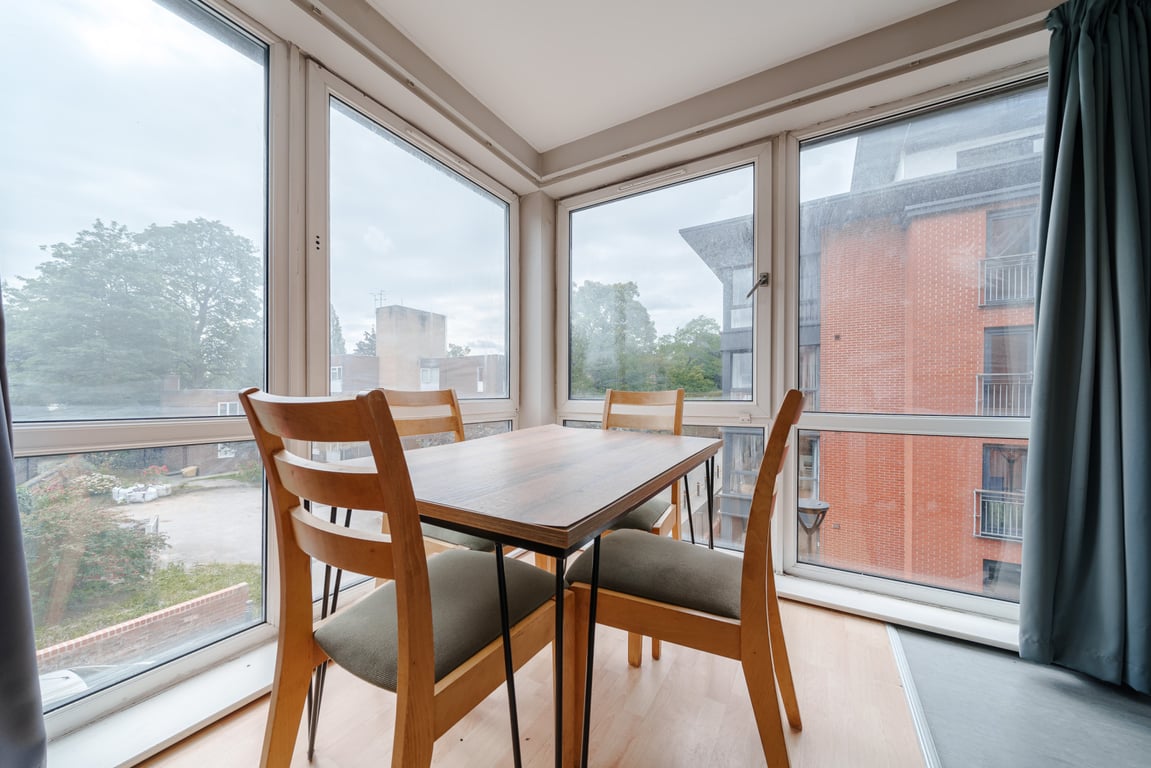 Flat 7, Mayfair Court