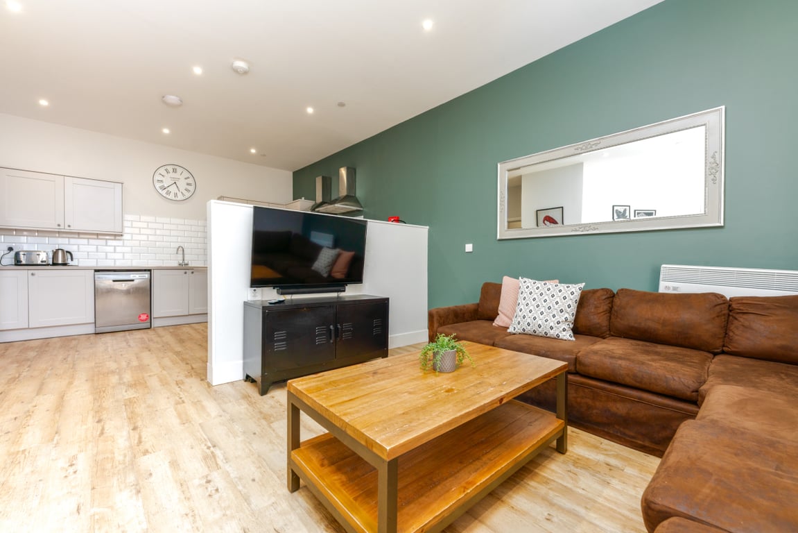 Flat 1, 122 Walter Road
