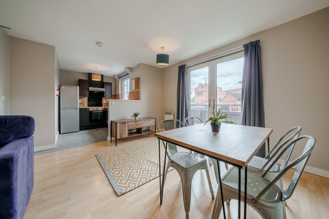 Flat 5, Mayfair Court