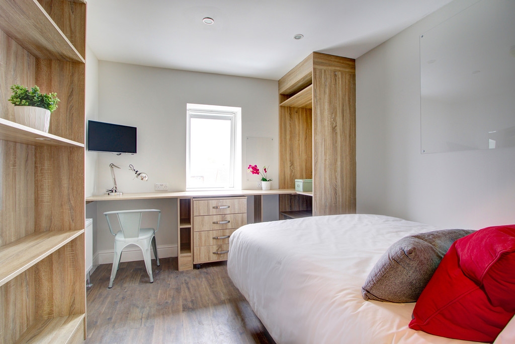 Flat H, Park View