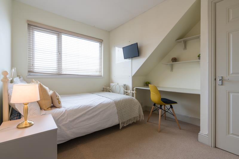 111b Richmond Road