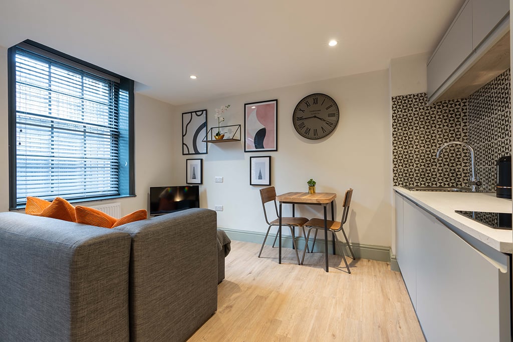 Flat 1, 76 Mount Pleasant