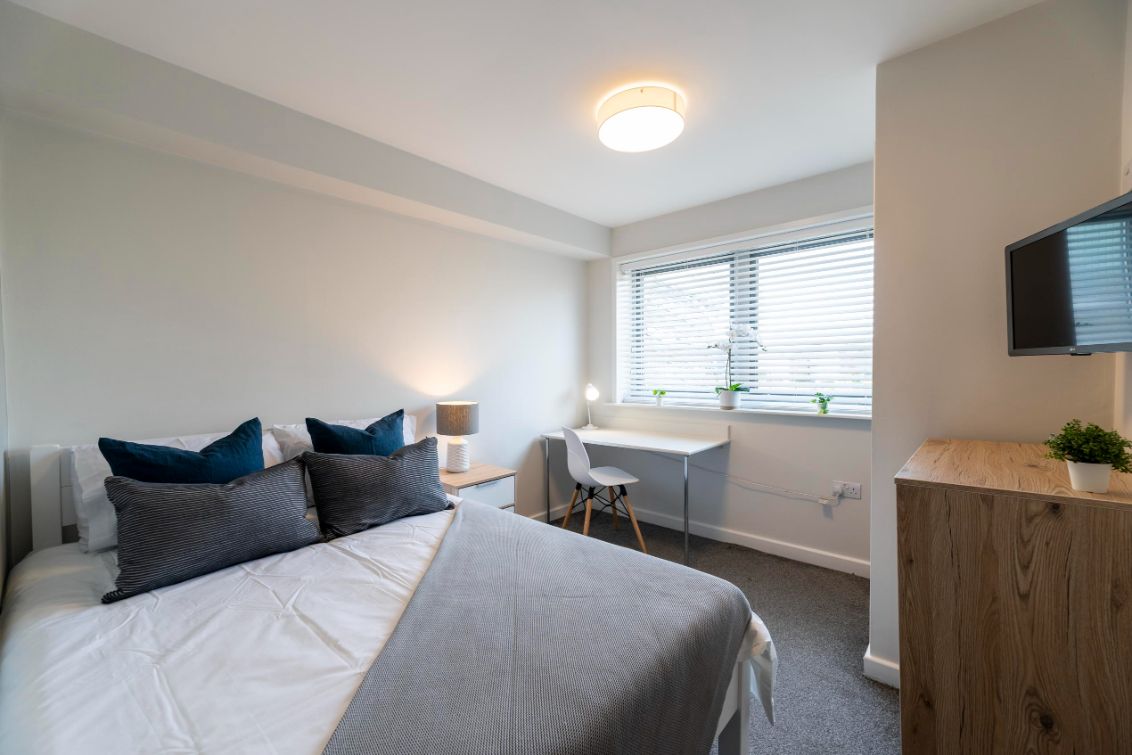 Flat 3 The Square, 1 Falconar Street