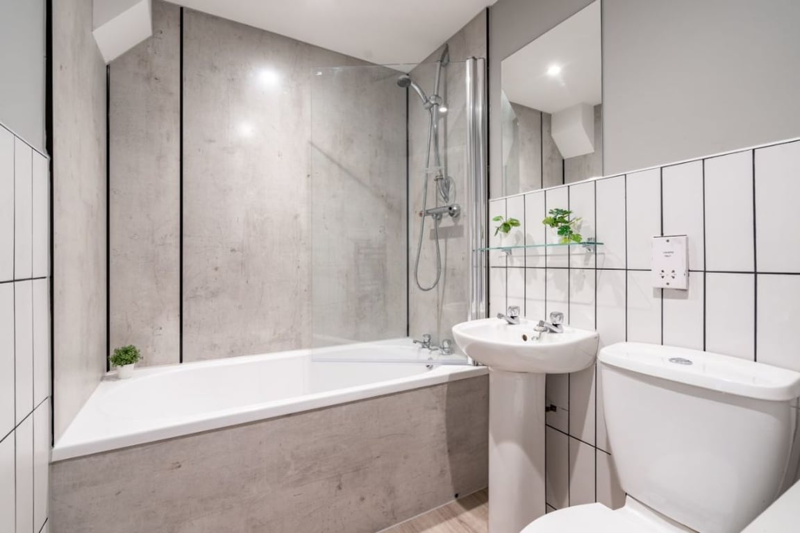 Flat 4 The Square, 1 Falconar Street
