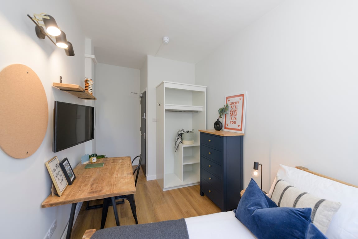 Flat 7, TW1X