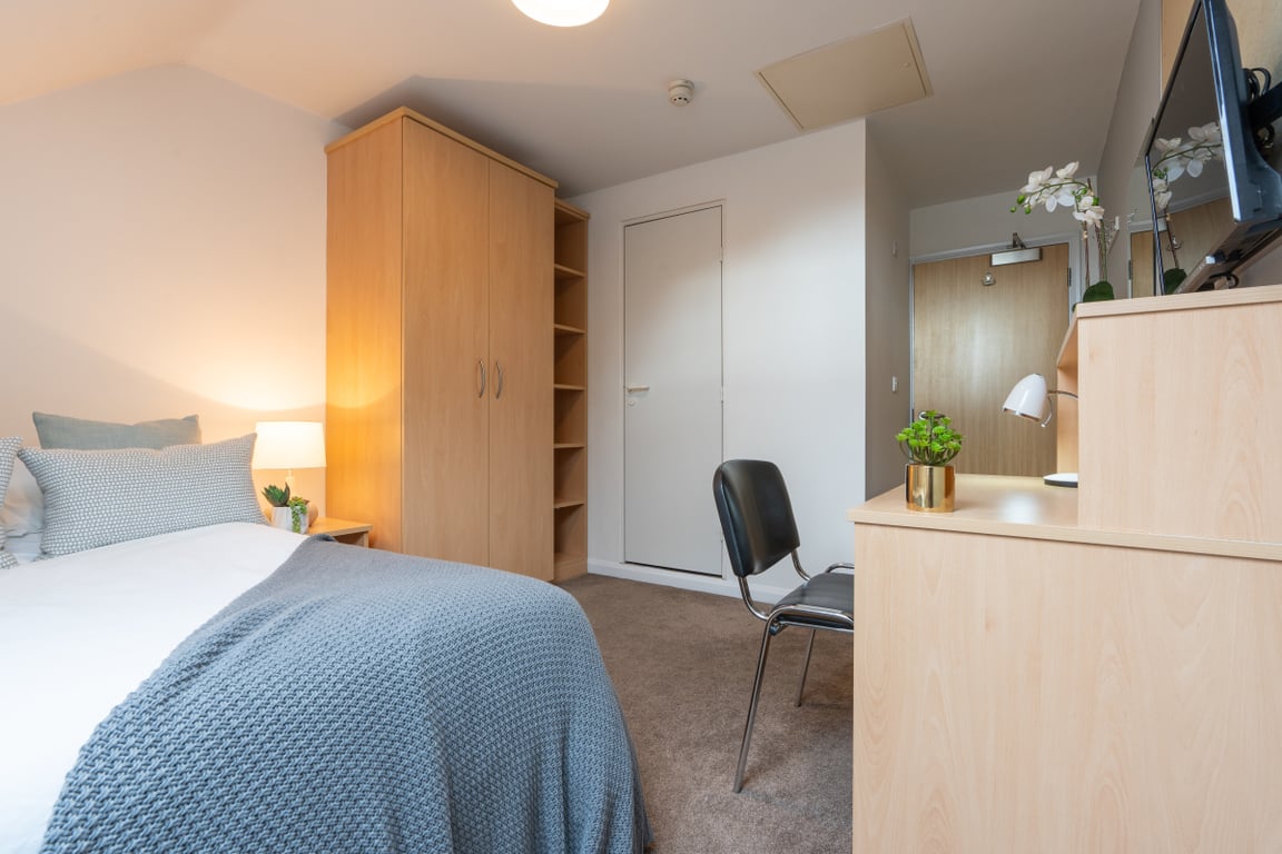 Flat 5, Hope Court