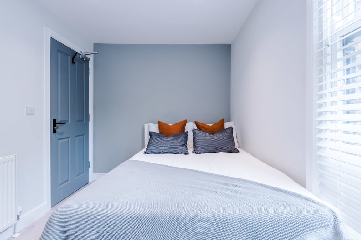 Flat 2, 27 Hawarden Avenue