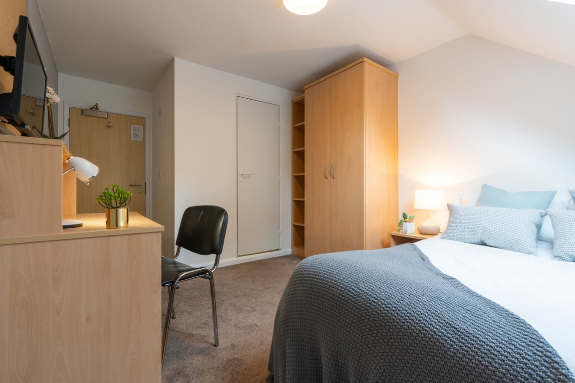 Flat 6, Hope Court
