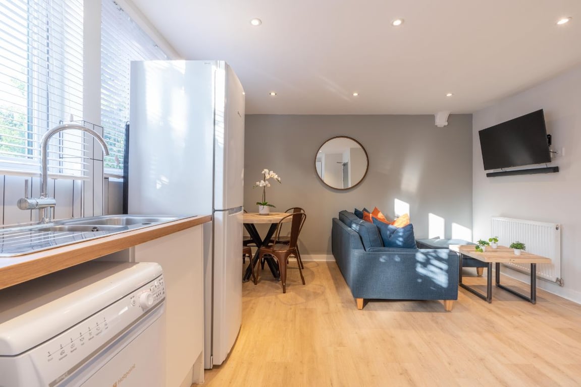 Flat E, 113 Portland Road