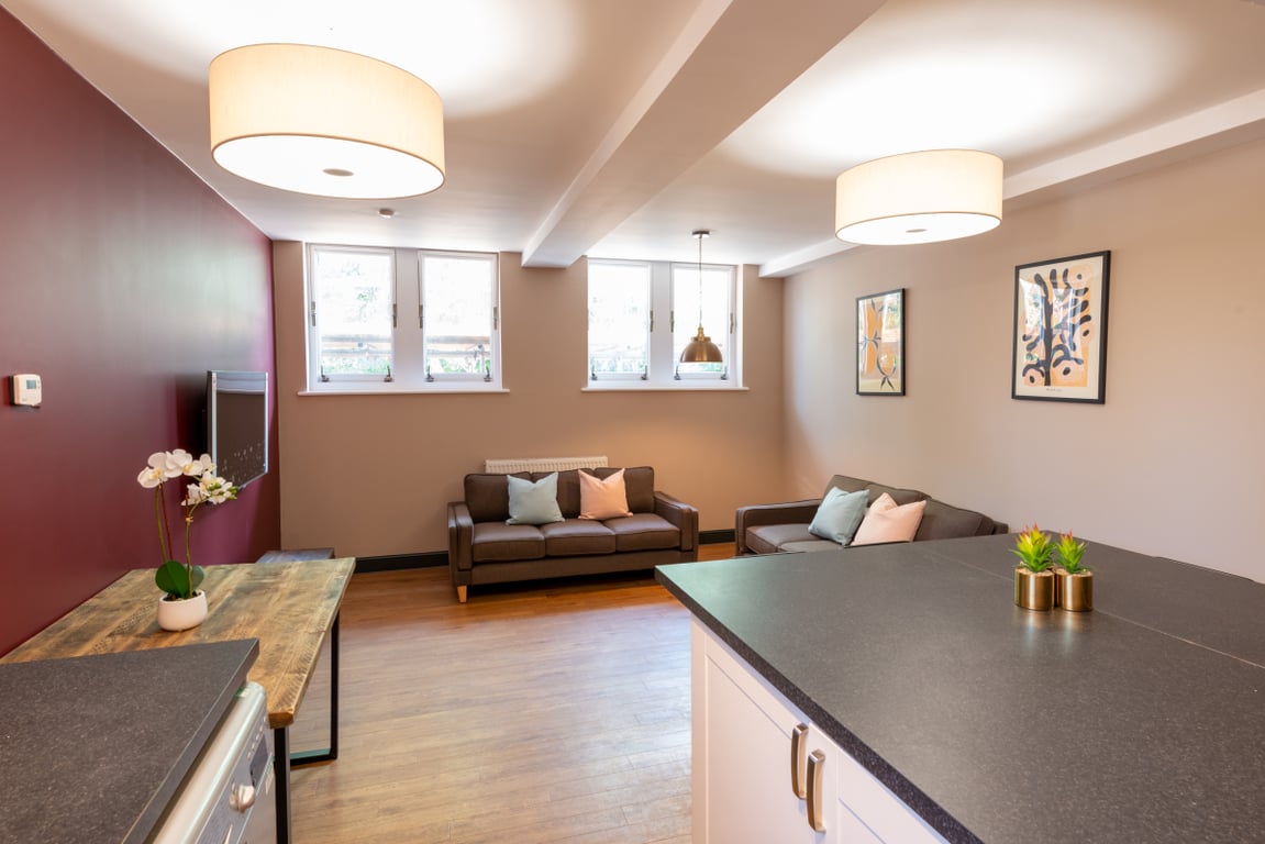 Flat E Bishop Blackall School