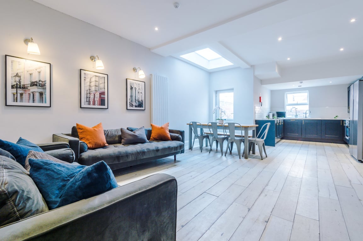 86 Woodcroft Road