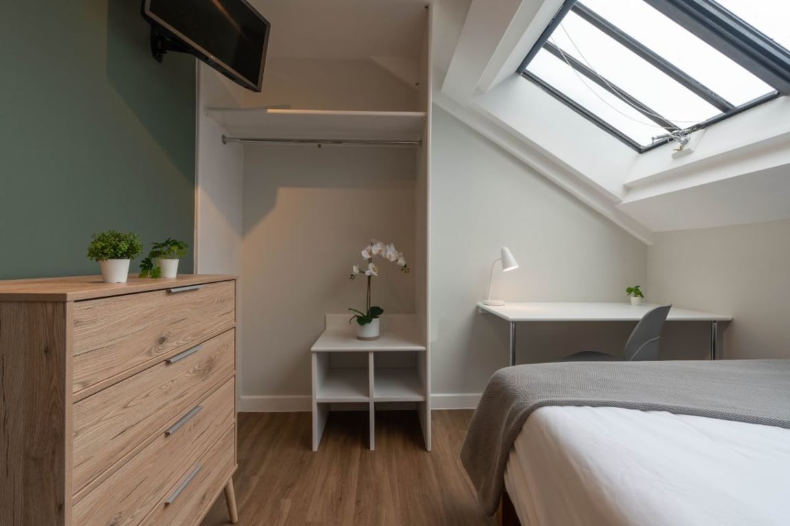 Flat 12 Shiners Yard, 123 Jesmond Road