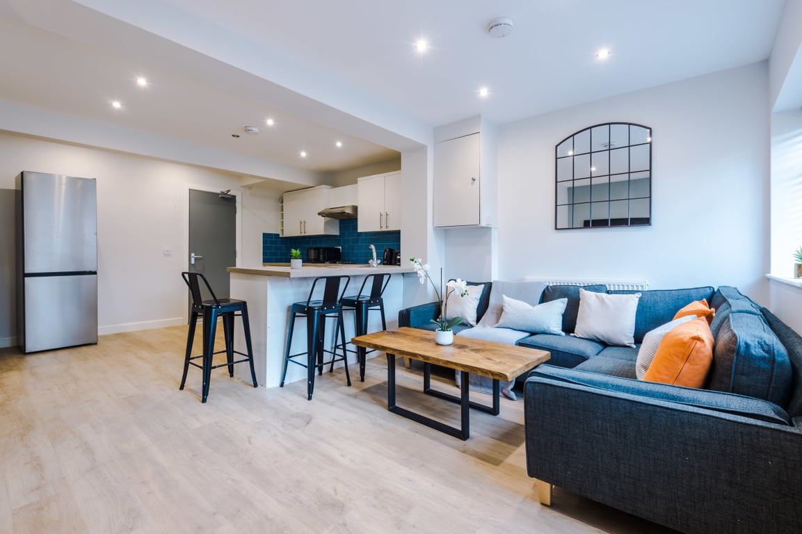 10 Holcombe Road