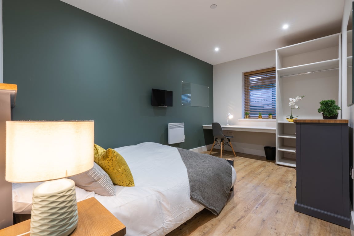 Flat 1, 126 Walter Road