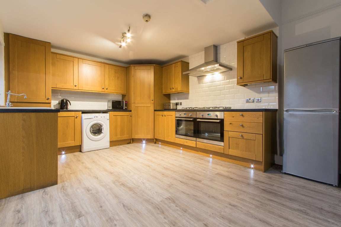 16 Cawdor Road