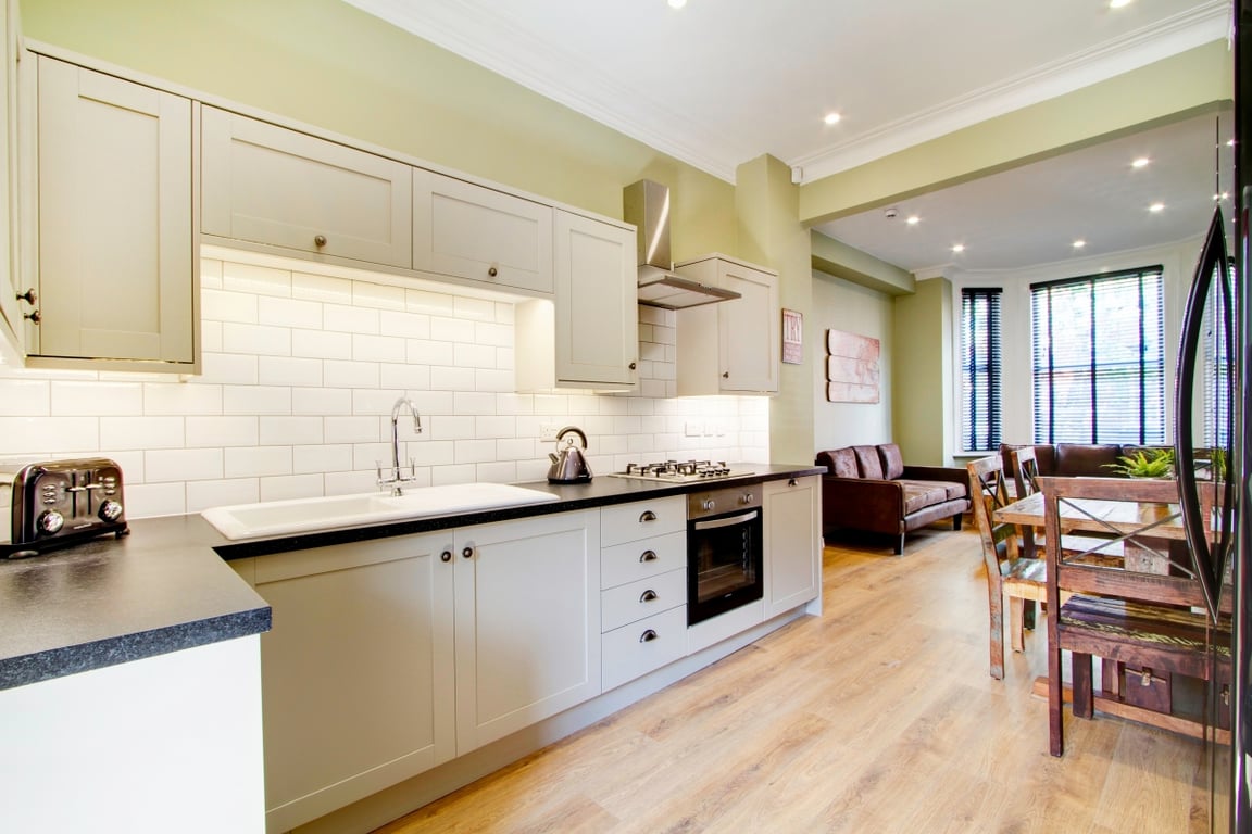 13 Cawdor Road