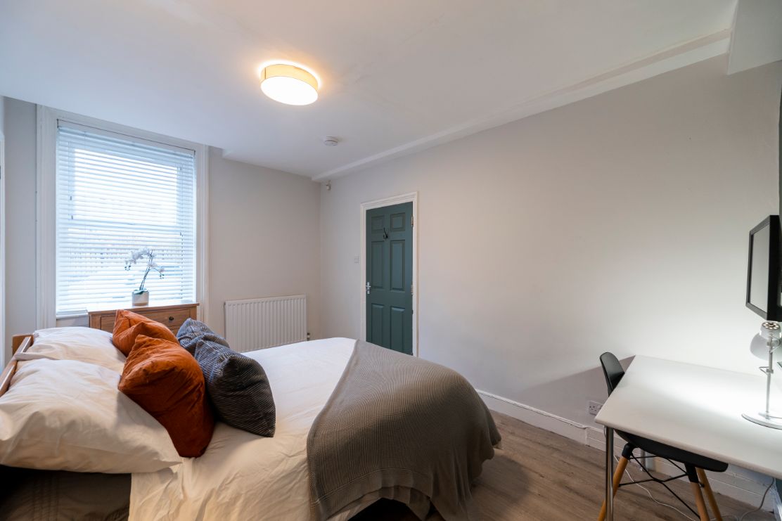 2 Gladstone Terrace