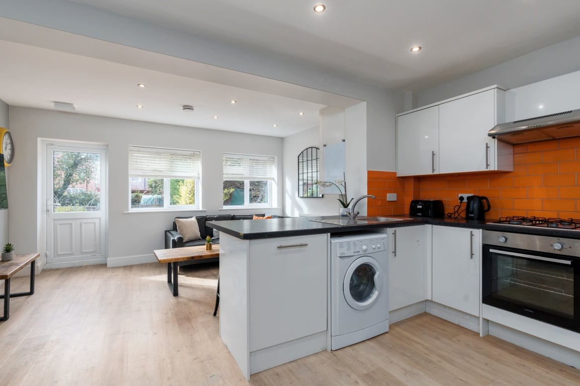 8 Holcombe Road
