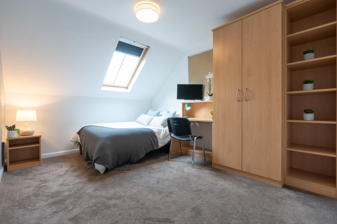 Flat 6, Hope Court