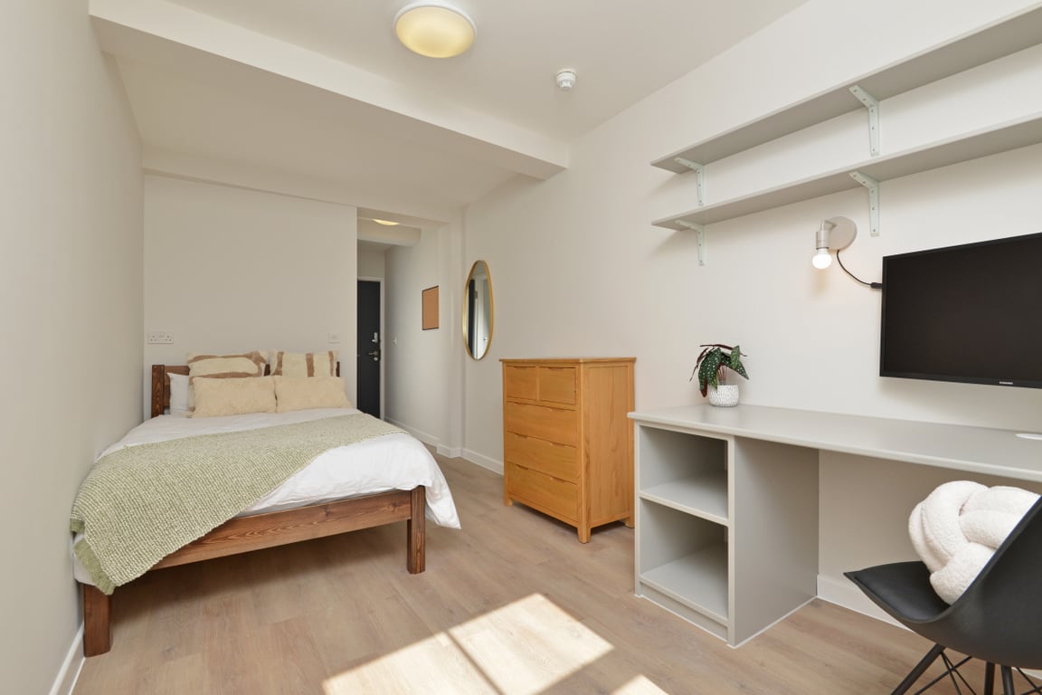 Flat 8, Isca Lofts