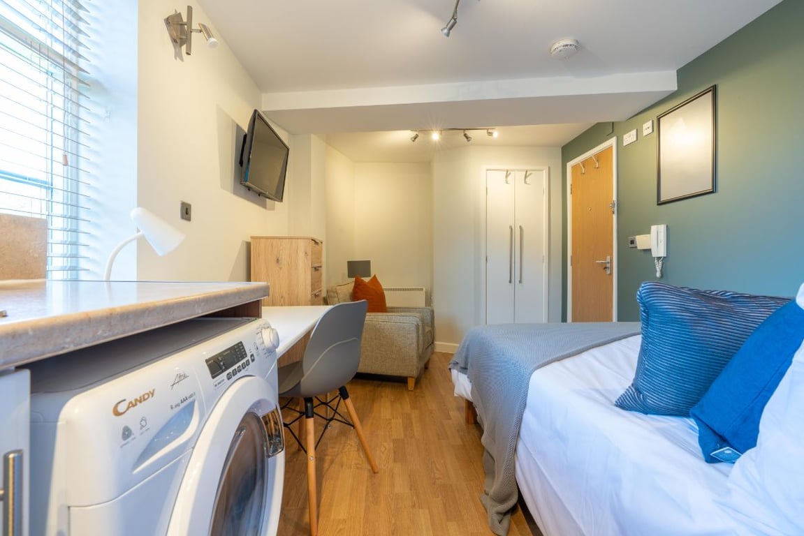 Flat 8 Shiners Yard, 123 Jesmond Road