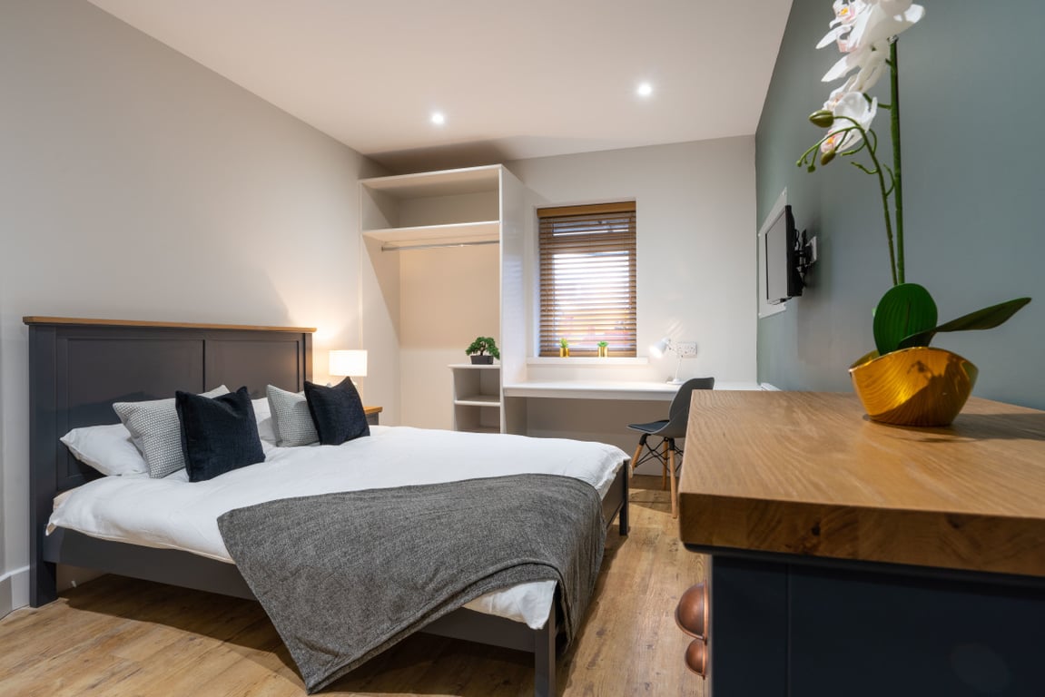 Flat 1, 126 Walter Road