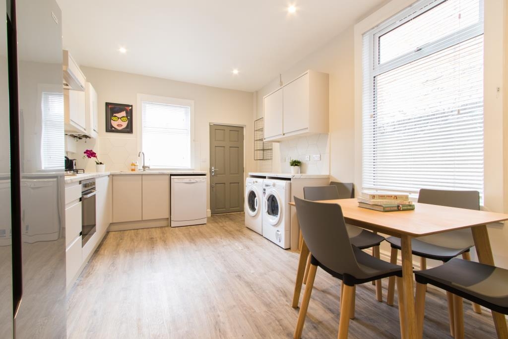 72 Thornycroft Road