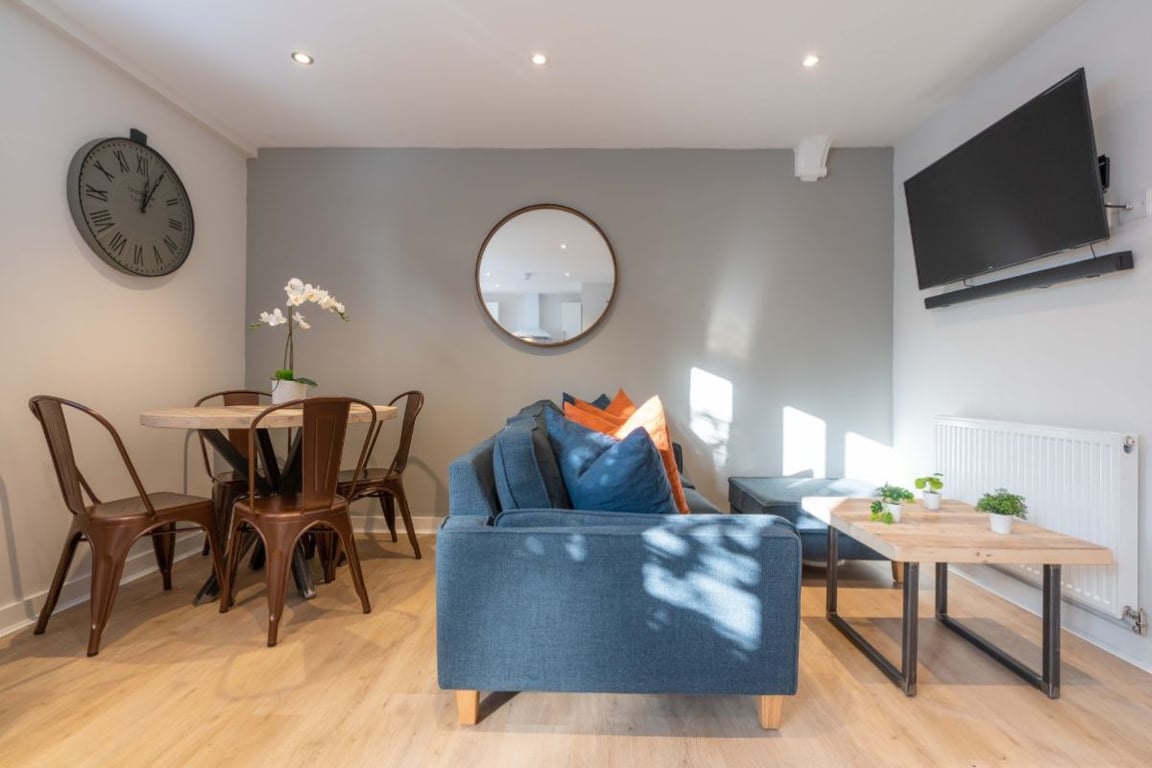 Flat E, 113 Portland Road