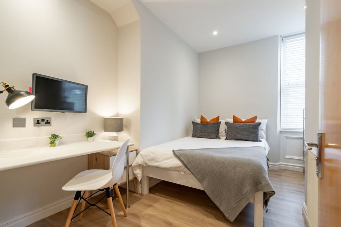Flat 2, 269 Jesmond Road
