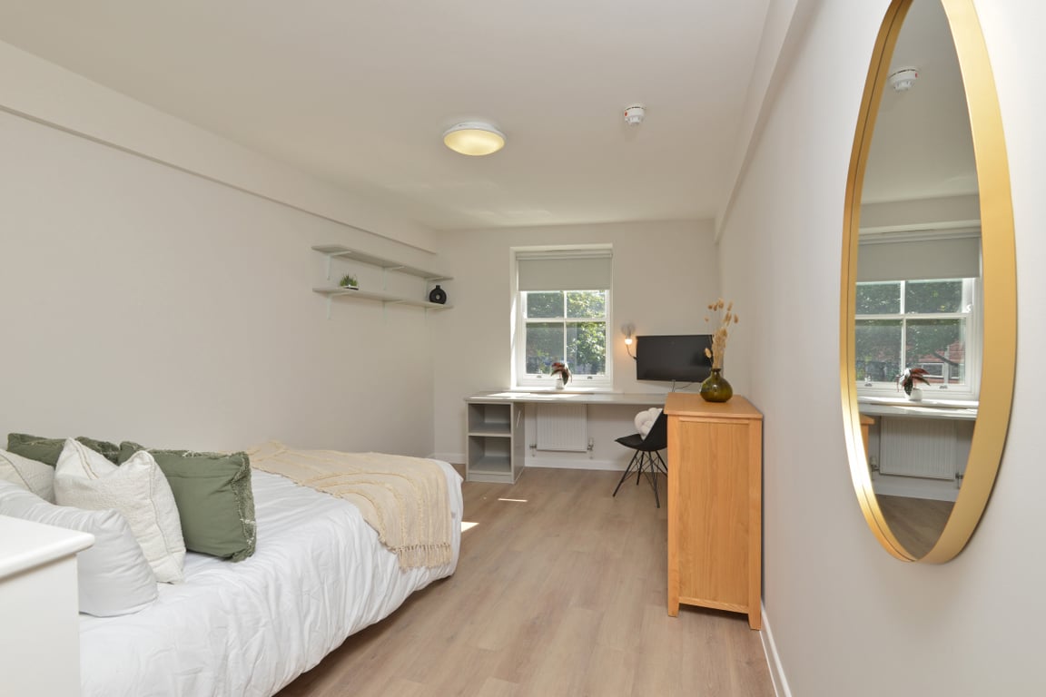 Flat 9, Isca Lofts